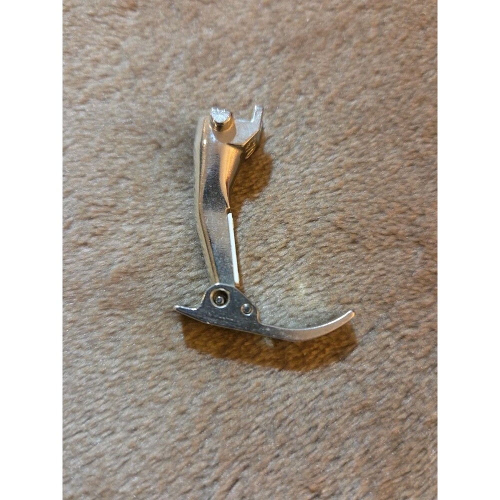 Genuine Bernina # 470 Foot,‎ Overlock Pressed Foot - Old Style